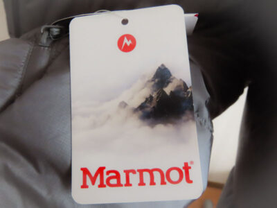 Marmot 1000フィルパワー ダウンジャケット TOMOJL88JT 下げ札2