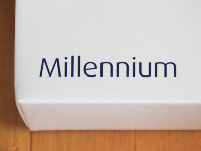 テンピュール ミレニアムネックピロー MIL-1の化粧箱（Milleniumモデルの表示）