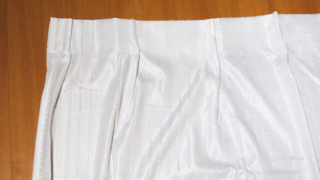 UGI プレミアム レースカーテン 巾100cm×丈176cm フックの表側